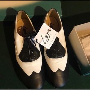 Leo’s Spectator Tap Shoes